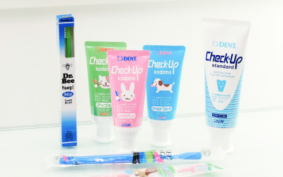 歯ブラシと歯みがきの写真